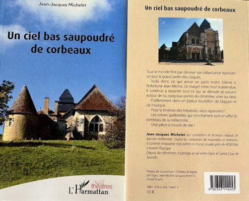 Un ciel bas saupoudré de corbeaux