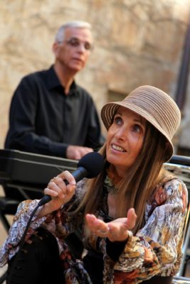 Hommage à Edith PIAF avec les poètes de l'amitié et la chanteuse Renata